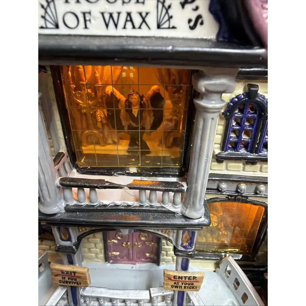 Lemax Spooky Town Collection Madam Ashbury's Lighted House of Wax 35784A-flaws